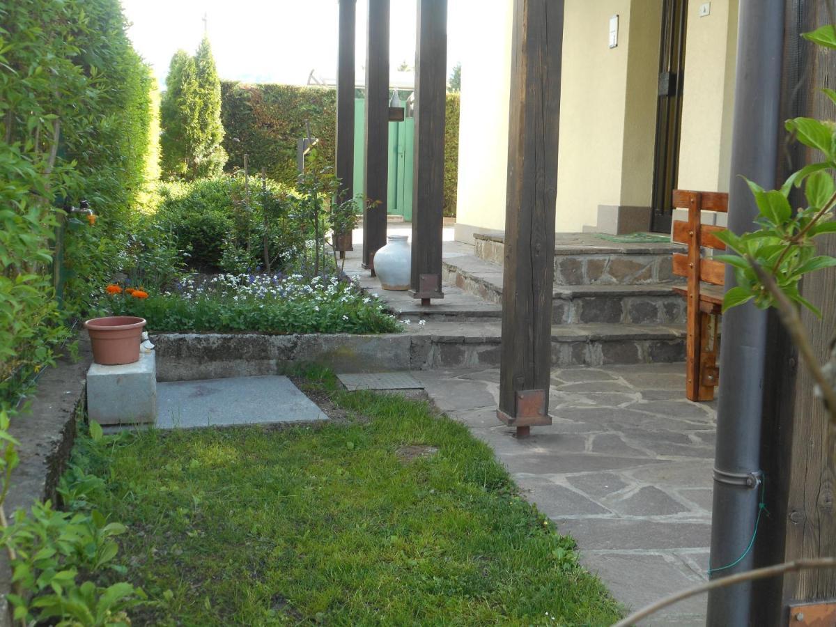 Appartamenti Casa Viviana แปร์จีนา วัลซูกานา ภายนอก รูปภาพ