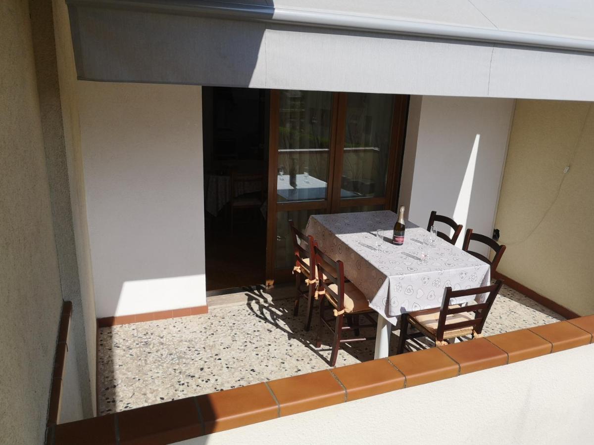 Appartamenti Casa Viviana แปร์จีนา วัลซูกานา ภายนอก รูปภาพ